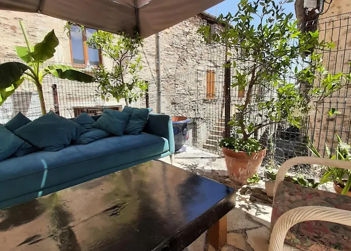 Chez Pet And Jo * Оларг